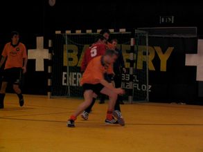 Tiukkaa v��nt��